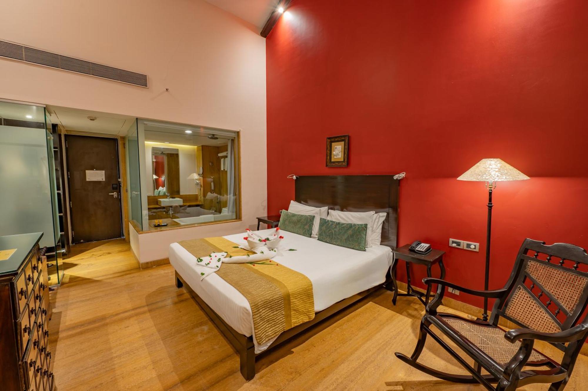 Resort O Goa, 5*
